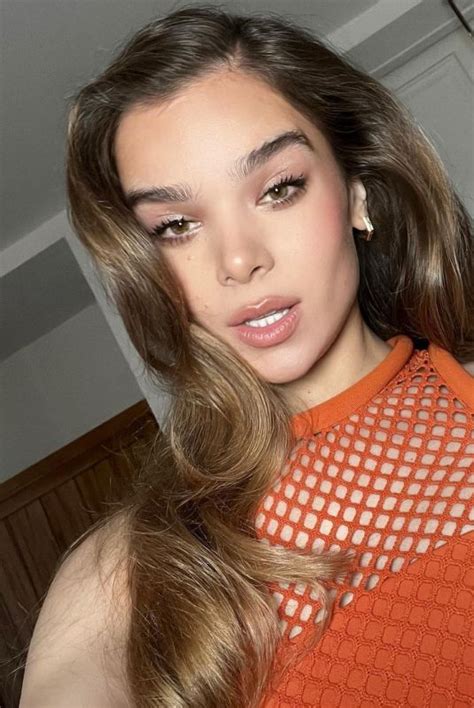 May 10, 2023 Hailee Steinfeld just dropped some total glam shots on her Instagram feed, and they are everything. . Hailee steinfeld instagram